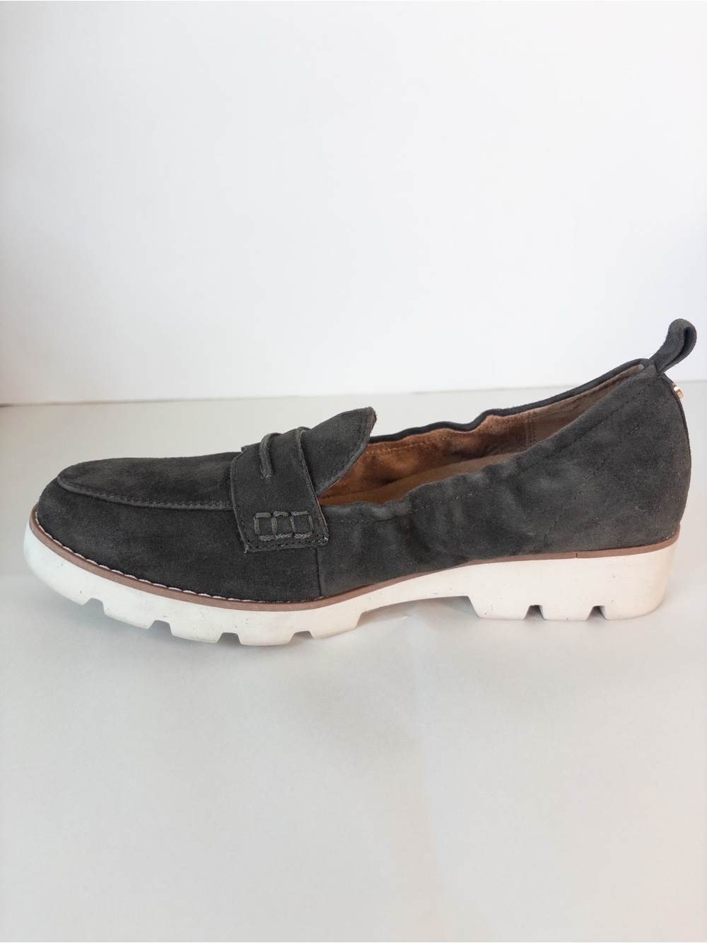 Vionic Cynthia II Suede Loafers Green - Picture 10 of 12